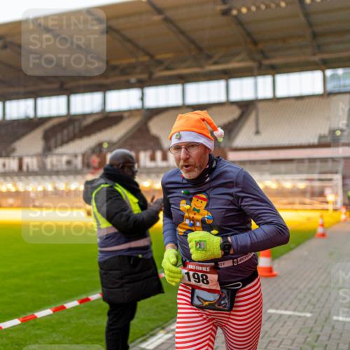 07.12.2025 - St. Pauli X-Mass-Run No. 15 Michael Strokosch http://msf.ph/oto/9362389 07.12.2025 10:56:47 Laufen 15, 198 meine-sportfotos.de