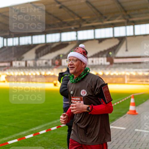 07.12.2025 - St. Pauli X-Mass-Run No. 15 Michael Strokosch http://msf.ph/oto/9362408 07.12.2025 10:57:00 Laufen 5, 19, 57 meine-sportfotos.de