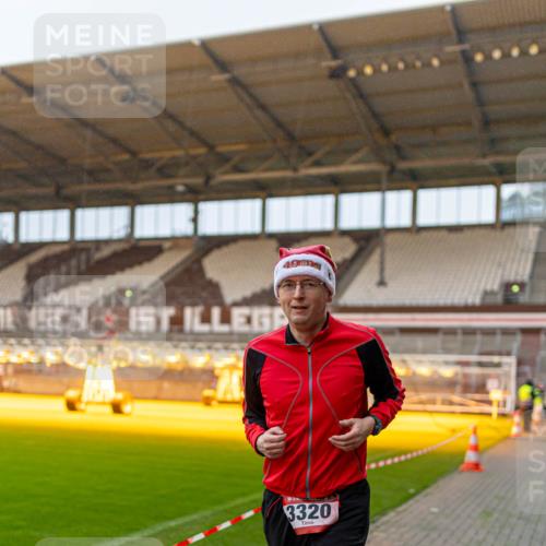 07.12.2025 - St. Pauli X-Mass-Run No. 15 Michael Strokosch http://msf.ph/oto/9362425 07.12.2025 10:57:11 Laufen 49, 3320 meine-sportfotos.de