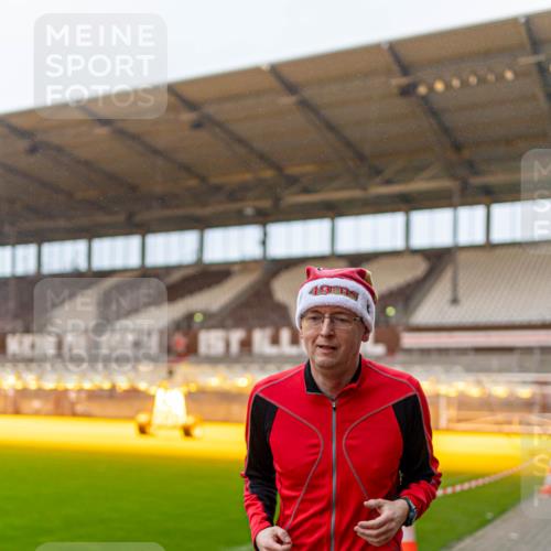 07.12.2025 - St. Pauli X-Mass-Run No. 15 Michael Strokosch http://msf.ph/oto/9362430 07.12.2025 10:57:11 Laufen 49, 3320 meine-sportfotos.de