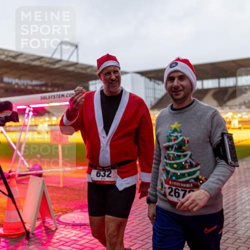 07.12.2025 - St. Pauli X-Mass-Run No. 15 Michael Strokosch http://msf.ph/oto/9362446 07.12.2025 10:58:37 Laufen 632, 267 meine-sportfotos.de
