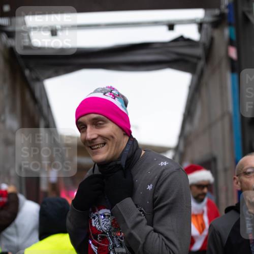 07.12.2025 - St. Pauli X-Mass-Run No. 15 Michael Strokosch http://msf.ph/oto/9362476 07.12.2025 10:59:18 Laufen 15, 1542, 178, 03, 0 meine-sportfotos.de