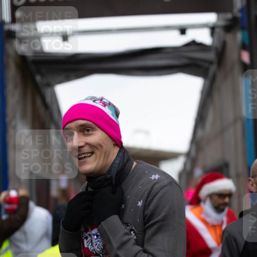 07.12.2025 - St. Pauli X-Mass-Run No. 15 Michael Strokosch http://msf.ph/oto/9362479 07.12.2025 10:59:18 Laufen 15, 542, 17 meine-sportfotos.de