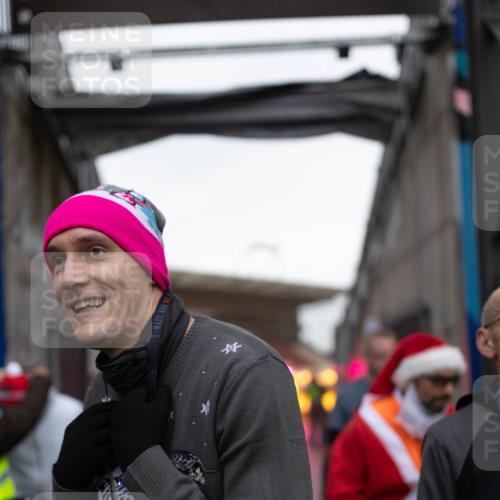 07.12.2025 - St. Pauli X-Mass-Run No. 15 Michael Strokosch http://msf.ph/oto/9362481 07.12.2025 10:59:19 Laufen 15, 1542 meine-sportfotos.de