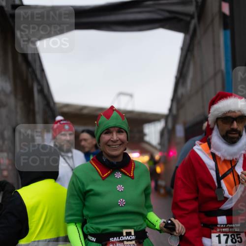 07.12.2025 - St. Pauli X-Mass-Run No. 15 Michael Strokosch http://msf.ph/oto/9362484 07.12.2025 10:59:21 Laufen 1782, 1785 meine-sportfotos.de