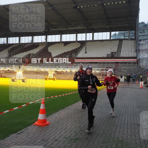 07.12.2025 - St. Pauli X-Mass-Run No. 15 Fabian Wolf http://msf.ph/oto/9362487 07.12.2025 10:01:08 Ziel 801, 1050, 1887, 1892, 2378, 2528 meine-sportfotos.de