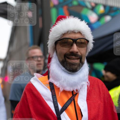 07.12.2025 - St. Pauli X-Mass-Run No. 15 Michael Strokosch http://msf.ph/oto/9362501 07.12.2025 10:59:23 Laufen 15, 7, 2025, 2025 meine-sportfotos.de
