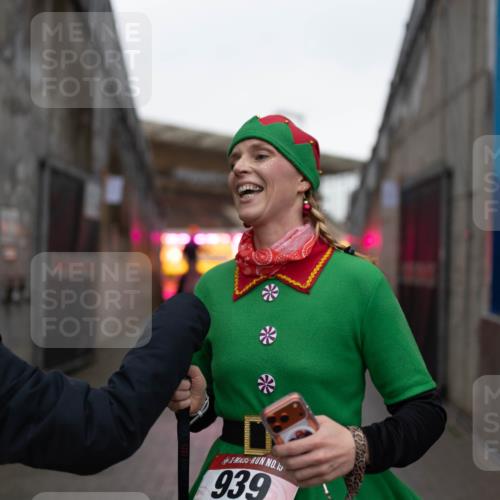 07.12.2025 - St. Pauli X-Mass-Run No. 15 Michael Strokosch http://msf.ph/oto/9362542 07.12.2025 10:59:44 Laufen 13, 939 meine-sportfotos.de