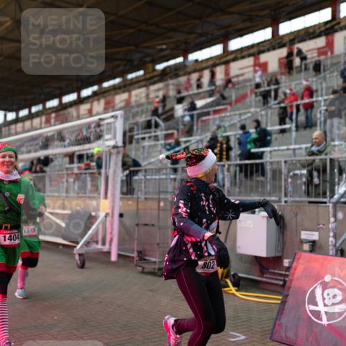 07.12.2025 - St. Pauli X-Mass-Run No. 15 Michael Strokosch http://msf.ph/oto/9362634 07.12.2025 11:00:34 Laufen 1354, 1404, 1333, 802, 136, 1 meine-sportfotos.de