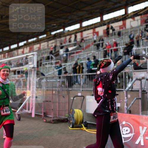 07.12.2025 - St. Pauli X-Mass-Run No. 15 Michael Strokosch http://msf.ph/oto/9362641 07.12.2025 11:00:34 Laufen 1354, 1404, 802, 1 meine-sportfotos.de