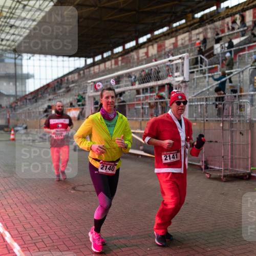 07.12.2025 - St. Pauli X-Mass-Run No. 15 Michael Strokosch http://msf.ph/oto/9362643 07.12.2025 11:00:51 Laufen 3, 4129, 2140, 2141 meine-sportfotos.de