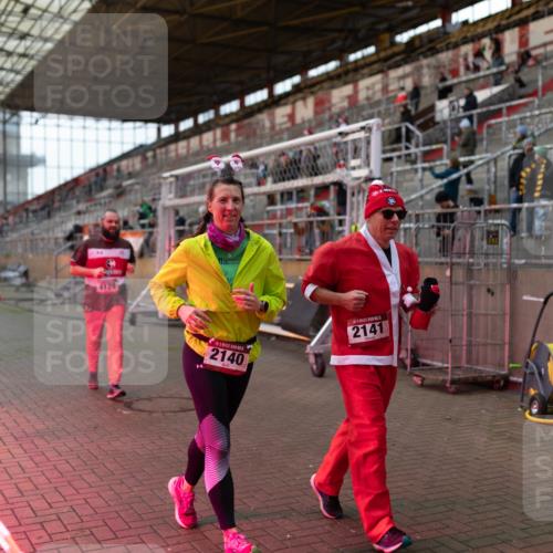 07.12.2025 - St. Pauli X-Mass-Run No. 15 Michael Strokosch http://msf.ph/oto/9362645 07.12.2025 11:00:51 Laufen 6, 4129, 2140, 5, 2141 meine-sportfotos.de