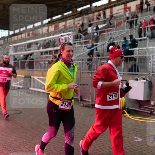 07.12.2025 - St. Pauli X-Mass-Run No. 15 Michael Strokosch http://msf.ph/oto/9362657 07.12.2025 11:00:51 Laufen 4129, 2140, 5, 2141, 8 meine-sportfotos.de