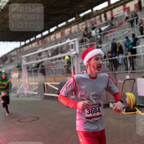 07.12.2025 - St. Pauli X-Mass-Run No. 15 Michael Strokosch http://msf.ph/oto/9362662 07.12.2025 11:01:11 Laufen 15, 3084 meine-sportfotos.de