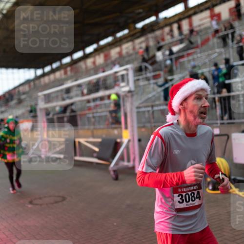 07.12.2025 - St. Pauli X-Mass-Run No. 15 Michael Strokosch http://msf.ph/oto/9362665 07.12.2025 11:01:11 Laufen 15, 3084 meine-sportfotos.de