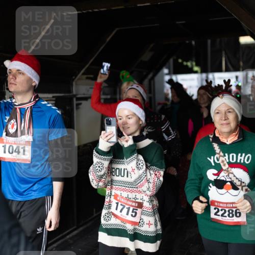 07.12.2025 - St. Pauli X-Mass-Run No. 15 Michael Strokosch http://msf.ph/oto/9362705 07.12.2025 11:13:12 Laufen 5, 1041, 15, 1715, 2286 meine-sportfotos.de