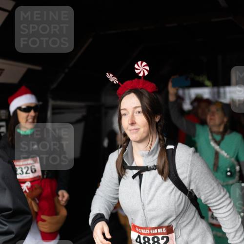 07.12.2025 - St. Pauli X-Mass-Run No. 15 Michael Strokosch http://msf.ph/oto/9362762 07.12.2025 11:13:27 Laufen 2326, 15, 4882 meine-sportfotos.de