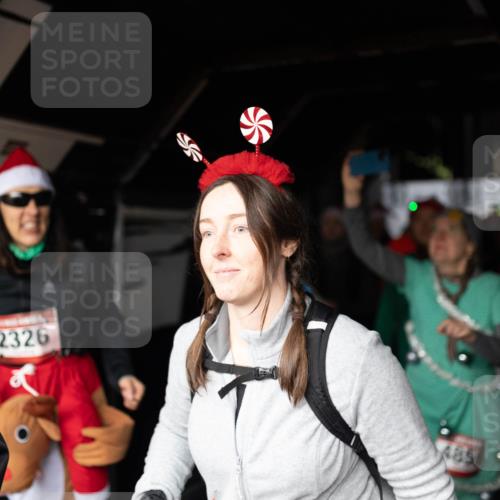 07.12.2025 - St. Pauli X-Mass-Run No. 15 Michael Strokosch http://msf.ph/oto/9362766 07.12.2025 11:13:27 Laufen 2326, 485 meine-sportfotos.de