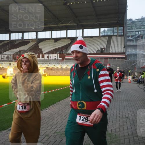 07.12.2025 - St. Pauli X-Mass-Run No. 15 Fabian Wolf http://msf.ph/oto/9362768 07.12.2025 10:01:36 Ziel 118, 393, 804, 1124, 1294, 1724, 1760, 1859, 2681, 3187, 3580, 3582, 3629, 3878 meine-sportfotos.de