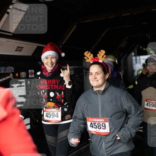 07.12.2025 - St. Pauli X-Mass-Run No. 15 Michael Strokosch http://msf.ph/oto/9362779 07.12.2025 11:13:30 Laufen 4594, 15, 4589, 4598, 27 meine-sportfotos.de