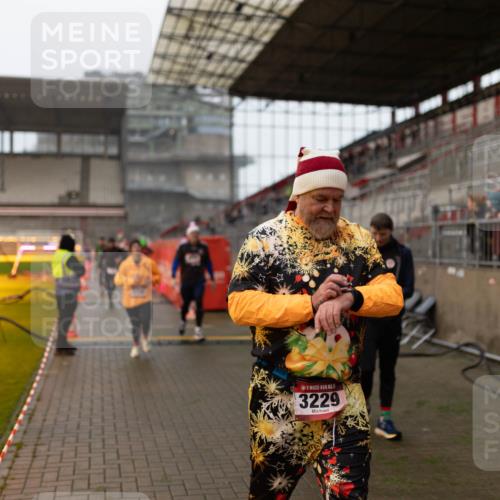 07.12.2025 - St. Pauli X-Mass-Run No. 15 Michael Strokosch http://msf.ph/oto/9362838 07.12.2025 11:19:34 Laufen 15, 3229 meine-sportfotos.de