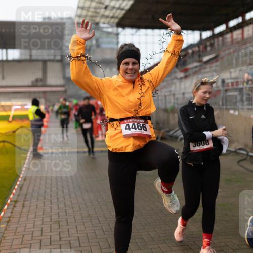 07.12.2025 - St. Pauli X-Mass-Run No. 15 Michael Strokosch http://msf.ph/oto/9362860 07.12.2025 11:19:36 Laufen 15, 4466, 3608, 3606 meine-sportfotos.de