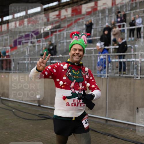 07.12.2025 - St. Pauli X-Mass-Run No. 15 Michael Strokosch http://msf.ph/oto/9362884 07.12.2025 11:19:54 Laufen 45 meine-sportfotos.de
