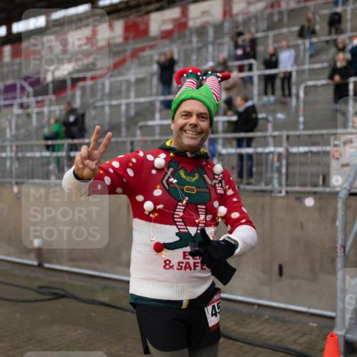 07.12.2025 - St. Pauli X-Mass-Run No. 15 Michael Strokosch http://msf.ph/oto/9362889 07.12.2025 11:19:55 Laufen 4, 2 meine-sportfotos.de