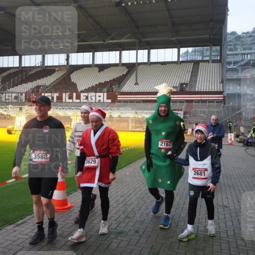 07.12.2025 - St. Pauli X-Mass-Run No. 15 Fabian Wolf http://msf.ph/oto/9362895 07.12.2025 10:01:50 Ziel 959, 1724, 1859, 2167, 2681, 3580, 3582, 3629 meine-sportfotos.de