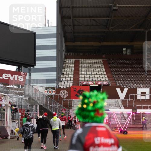 07.12.2025 - St. Pauli X-Mass-Run No. 15 Michael Strokosch http://msf.ph/oto/9362915 07.12.2025 11:20:06 Laufen 2, 67 meine-sportfotos.de