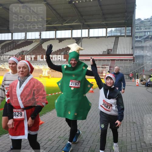 07.12.2025 - St. Pauli X-Mass-Run No. 15 Fabian Wolf http://msf.ph/oto/9362922 07.12.2025 10:01:51 Ziel 959, 1724, 1859, 2167, 2681, 3580, 3582, 3629 meine-sportfotos.de