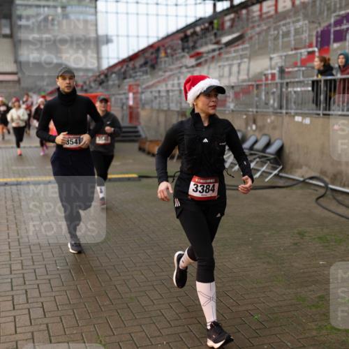 07.12.2025 - St. Pauli X-Mass-Run No. 15 Michael Strokosch http://msf.ph/oto/9363032 07.12.2025 11:21:41 Laufen 3541, 3384 meine-sportfotos.de