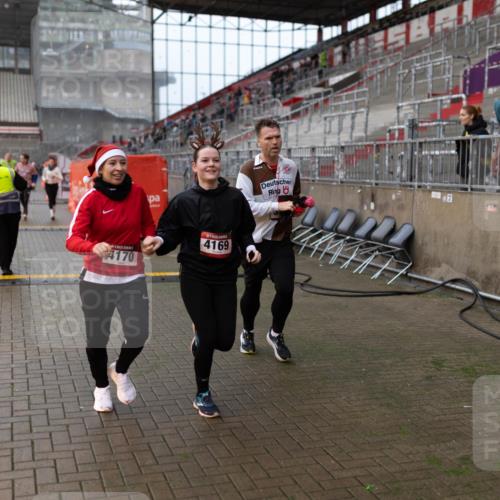 07.12.2025 - St. Pauli X-Mass-Run No. 15 Michael Strokosch http://msf.ph/oto/9363065 07.12.2025 11:21:47 Laufen 4170, 4169 meine-sportfotos.de