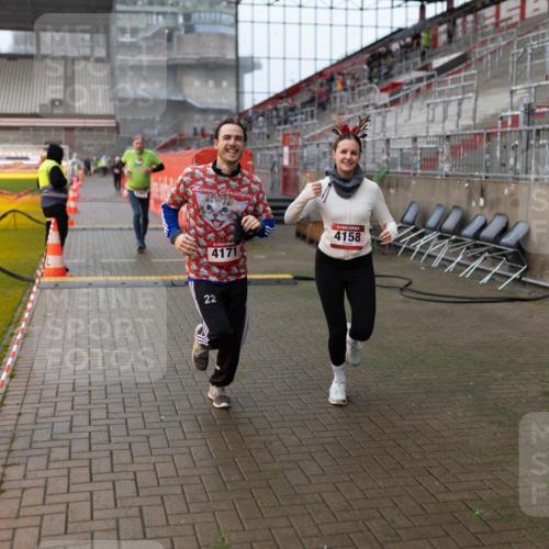 07.12.2025 - St. Pauli X-Mass-Run No. 15 Michael Strokosch http://msf.ph/oto/9363077 07.12.2025 11:21:53 Laufen 4171, 22, 4158 meine-sportfotos.de