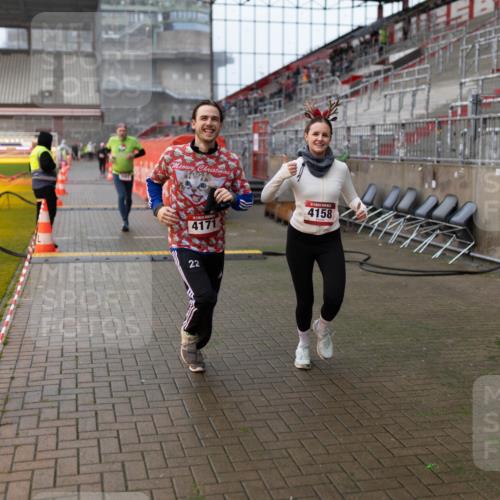 07.12.2025 - St. Pauli X-Mass-Run No. 15 Michael Strokosch http://msf.ph/oto/9363078 07.12.2025 11:21:53 Laufen 4171, 4158, 22 meine-sportfotos.de