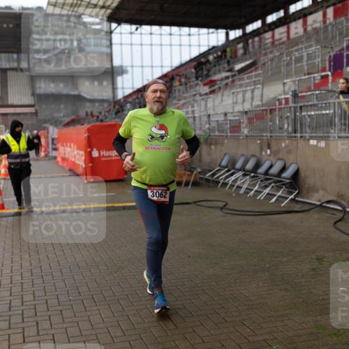 07.12.2025 - St. Pauli X-Mass-Run No. 15 Michael Strokosch http://msf.ph/oto/9363082 07.12.2025 11:21:56 Laufen 3062 meine-sportfotos.de