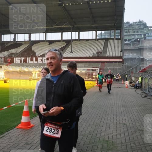 07.12.2025 - St. Pauli X-Mass-Run No. 15 Fabian Wolf http://msf.ph/oto/9363135 07.12.2025 10:02:28 Ziel 63, 304, 1105, 1828, 1829, 2604, 2923, 3944 meine-sportfotos.de