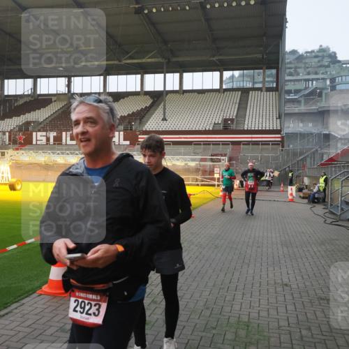 07.12.2025 - St. Pauli X-Mass-Run No. 15 Fabian Wolf http://msf.ph/oto/9363139 07.12.2025 10:02:29 Ziel 63, 304, 1105, 1828, 1829, 2604, 2923, 3944 meine-sportfotos.de