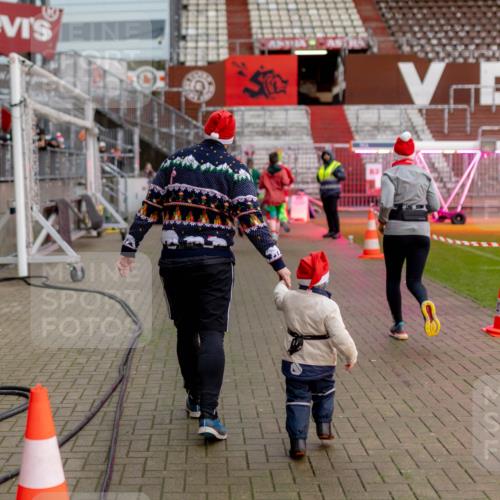 07.12.2025 - St. Pauli X-Mass-Run No. 15 Michael Strokosch http://msf.ph/oto/9363143 07.12.2025 11:47:31 Laufen  meine-sportfotos.de