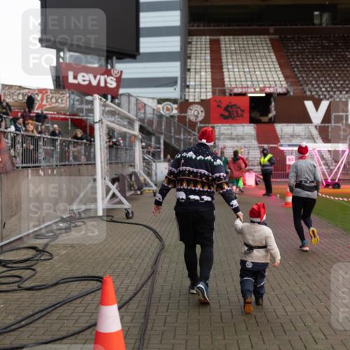07.12.2025 - St. Pauli X-Mass-Run No. 15 Michael Strokosch http://msf.ph/oto/9363146 07.12.2025 11:47:31 Laufen 0000 meine-sportfotos.de