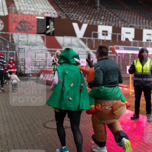 07.12.2025 - St. Pauli X-Mass-Run No. 15 Michael Strokosch http://msf.ph/oto/9363153 07.12.2025 11:47:49 Laufen  meine-sportfotos.de