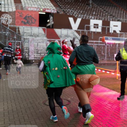07.12.2025 - St. Pauli X-Mass-Run No. 15 Michael Strokosch http://msf.ph/oto/9363159 07.12.2025 11:47:50 Laufen  meine-sportfotos.de