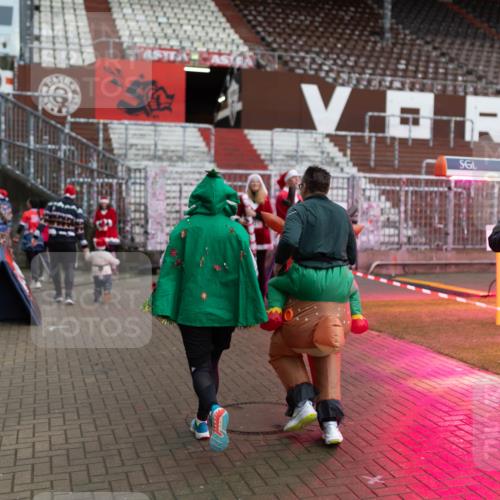 07.12.2025 - St. Pauli X-Mass-Run No. 15 Michael Strokosch http://msf.ph/oto/9363160 07.12.2025 11:47:50 Laufen 6709 meine-sportfotos.de