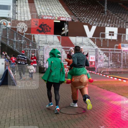07.12.2025 - St. Pauli X-Mass-Run No. 15 Michael Strokosch http://msf.ph/oto/9363163 07.12.2025 11:47:50 Laufen 2, 6709 meine-sportfotos.de