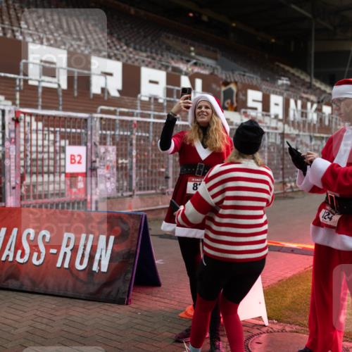 07.12.2025 - St. Pauli X-Mass-Run No. 15 Michael Strokosch http://msf.ph/oto/9363173 07.12.2025 11:48:00 Laufen 2, 8, 124 meine-sportfotos.de