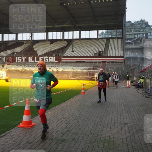 07.12.2025 - St. Pauli X-Mass-Run No. 15 Fabian Wolf http://msf.ph/oto/9363181 07.12.2025 10:02:32 Ziel 63, 304, 1105, 1828, 1829, 2510, 2514, 2604, 2908, 2923 meine-sportfotos.de
