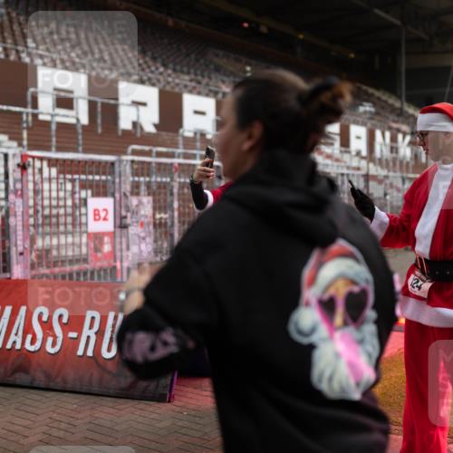 07.12.2025 - St. Pauli X-Mass-Run No. 15 Michael Strokosch http://msf.ph/oto/9363184 07.12.2025 11:48:01 Laufen 72, 2 meine-sportfotos.de