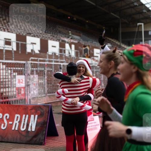 07.12.2025 - St. Pauli X-Mass-Run No. 15 Michael Strokosch http://msf.ph/oto/9363203 07.12.2025 11:48:03 Laufen 82, 2 meine-sportfotos.de