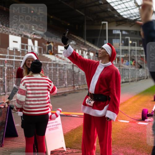 07.12.2025 - St. Pauli X-Mass-Run No. 15 Michael Strokosch http://msf.ph/oto/9363204 07.12.2025 11:48:04 Laufen 2, 124 meine-sportfotos.de
