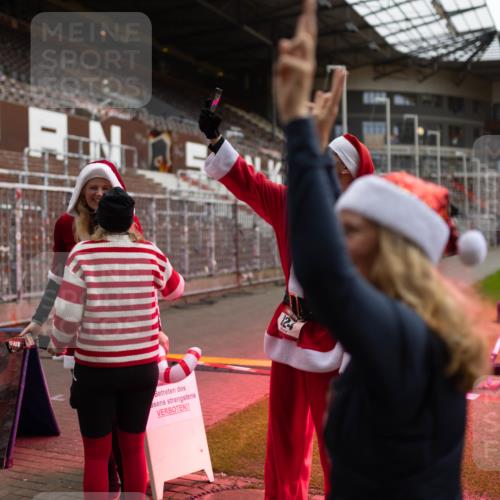 07.12.2025 - St. Pauli X-Mass-Run No. 15 Michael Strokosch http://msf.ph/oto/9363208 07.12.2025 11:48:04 Laufen 2, 124 meine-sportfotos.de
